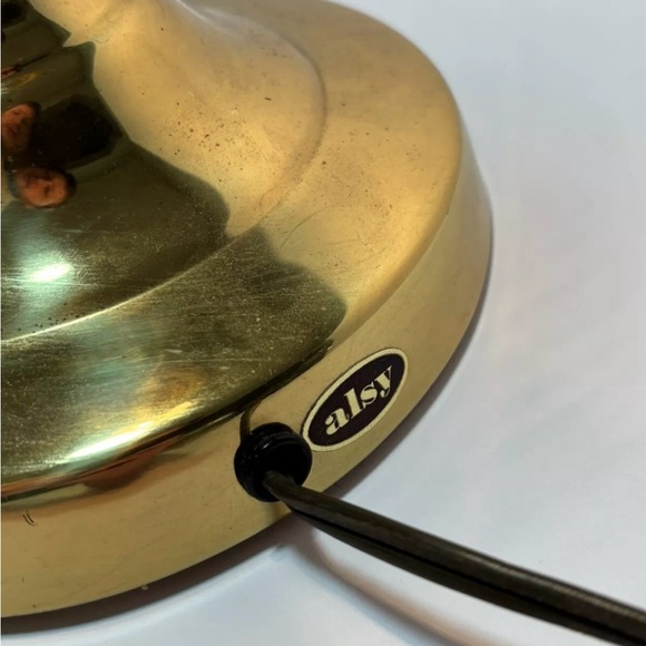 Charming Vintage Brass Swing Arm Elecrtical Lamp (Bulb included) - Picture 8 of 12